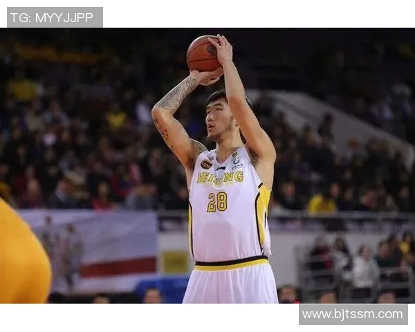 上海篮球队在杯赛积分榜中以83分稳居第一名展现强劲实力 上海篮球队在杯赛积分榜中以83分稳居第一名展现强劲实力